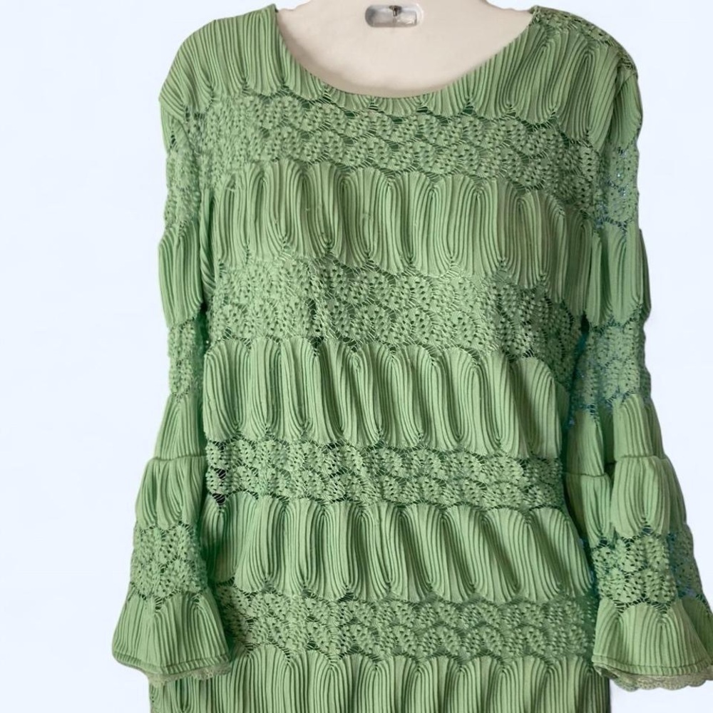 New York & Company Stretch green ruffle, lace and bell sleeves XL